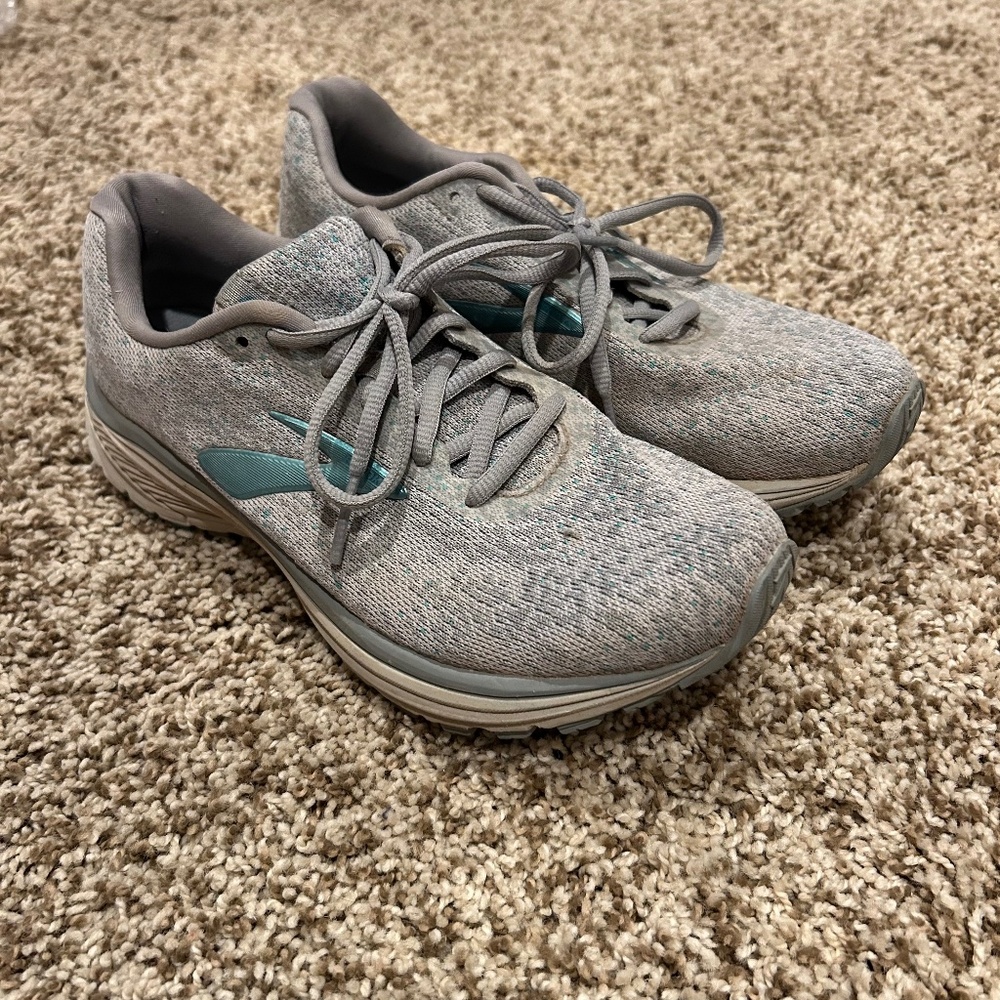 Brooks Women’s Running Shoes Size 7 - Picture 1 of 12